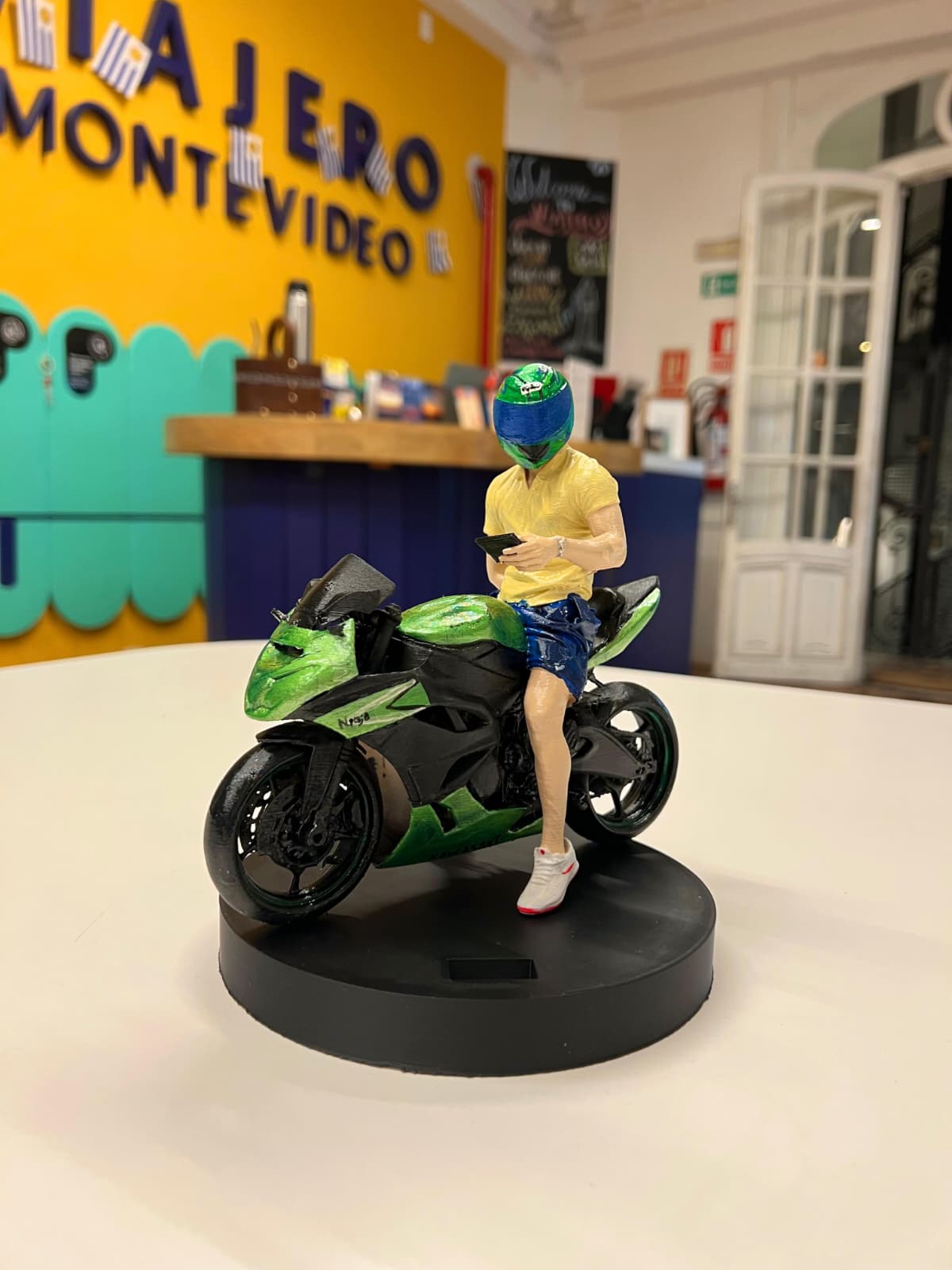 Vehicle figurine
